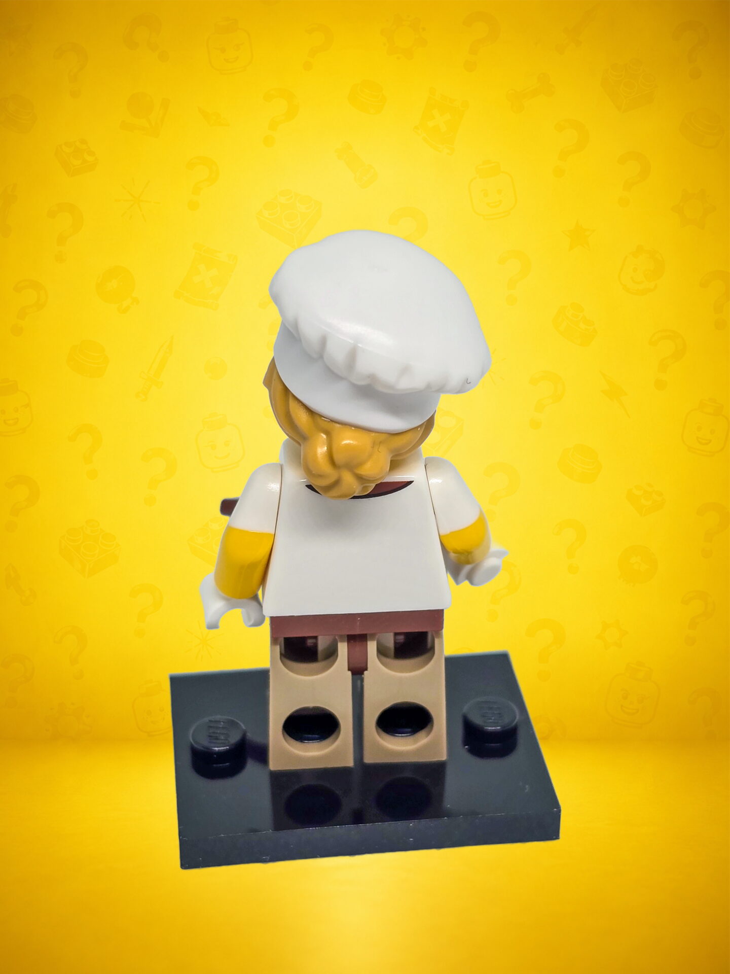 LEGO Minifiguren Serie 29 Chocolatière – kreative Chocolatierin mit süßen Köstlichkeiten – Bild 4