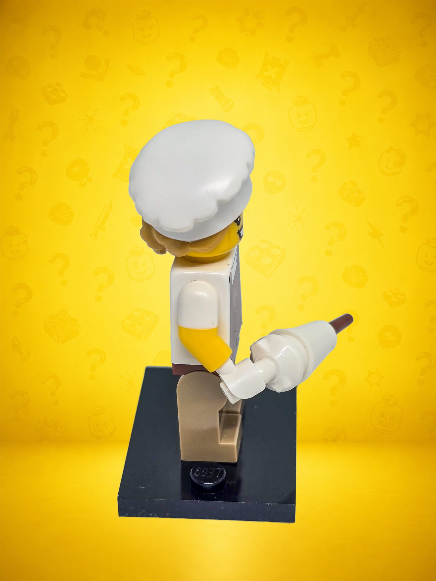 LEGO Minifiguren Serie 29 Chocolatière – kreative Chocolatierin mit süßen Köstlichkeiten – Bild 3